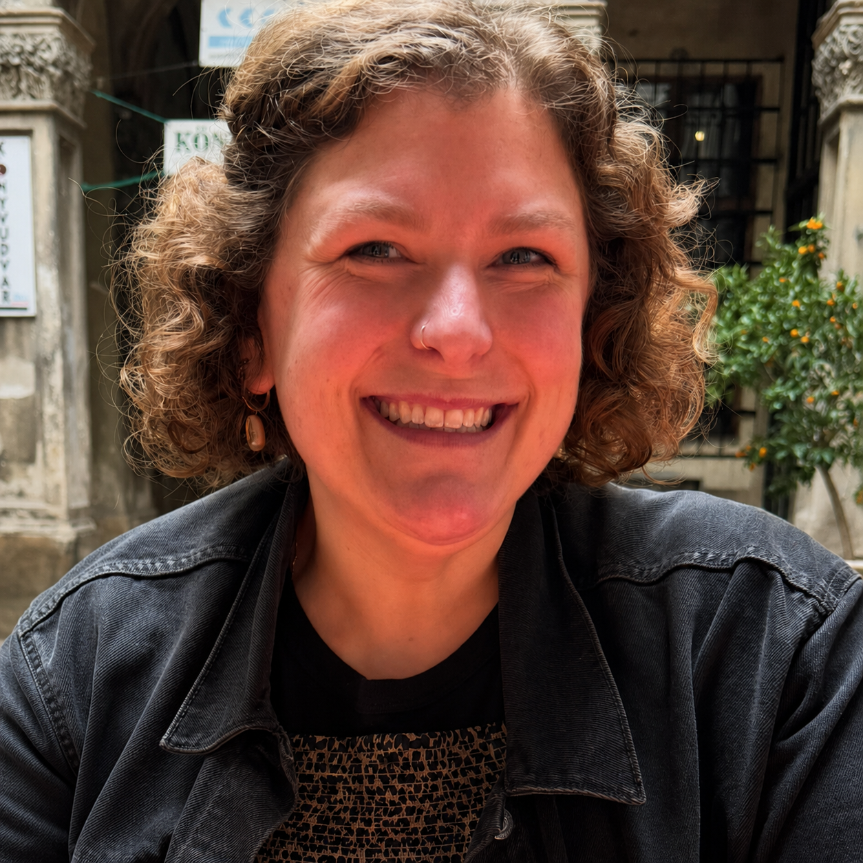 Lauren Apple — English teacher in Budapest
